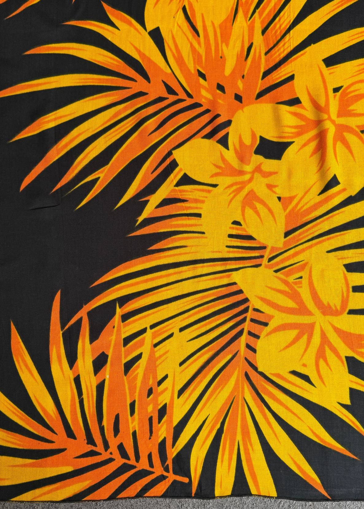 PAREO BATIK SIN FLECOS JAZMIN NEGRO/AMARILLO TU